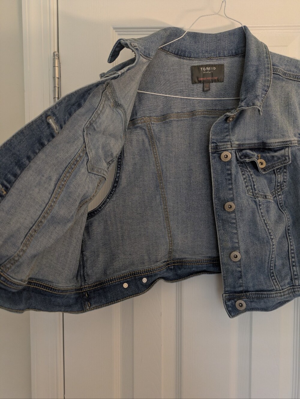 Torrid Cropped Denim Vest Sz 3 - Picture 8 of 13